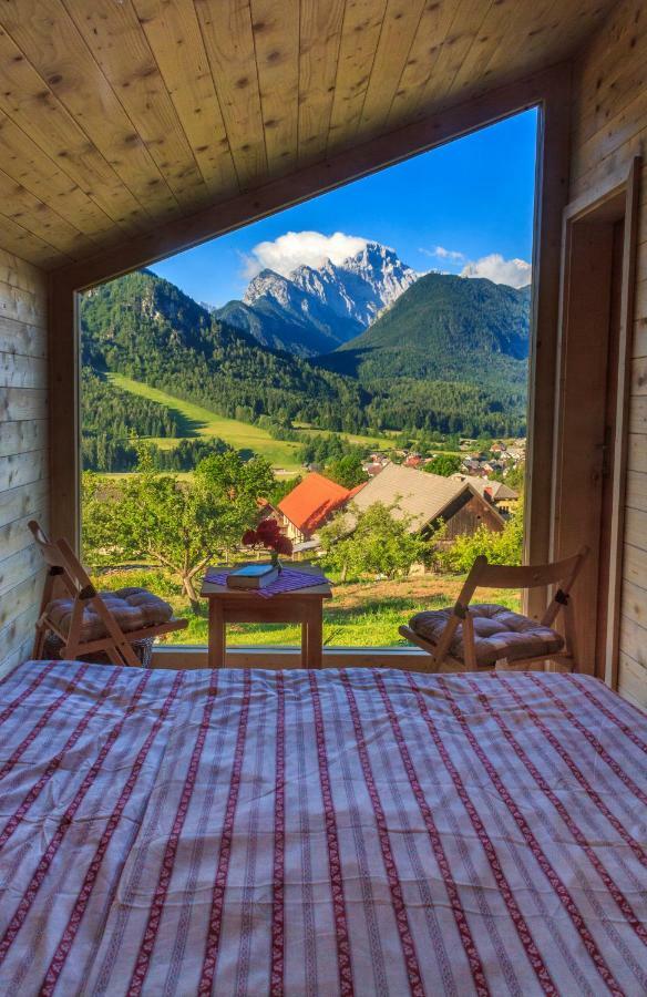 הוילה Dovje Mountain View Glamping מראה חיצוני תמונה